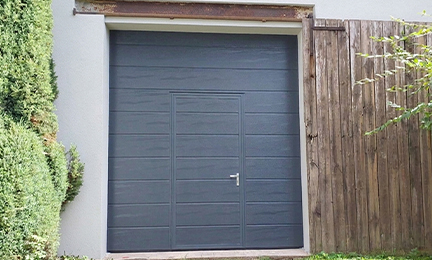 Nízký práh, lakovaný rám