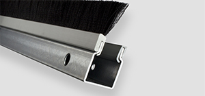 Rolovací garážová vrata Vodicí lišta - tesnicí kartáč